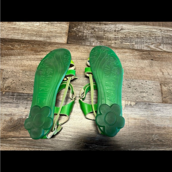 AGATHA RUIZ DE LA PRADA Green Leather Sandals 35 3.5 - Picture 5 of 8